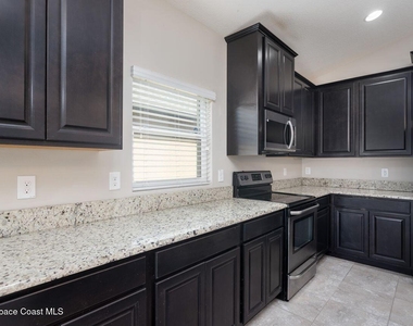 4105 Harvest Circle - Photo Thumbnail 8