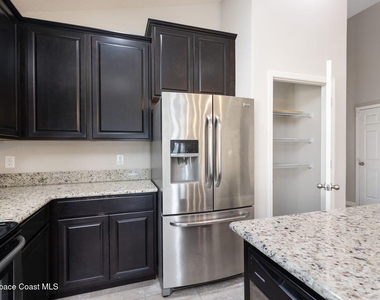 4105 Harvest Circle - Photo Thumbnail 7