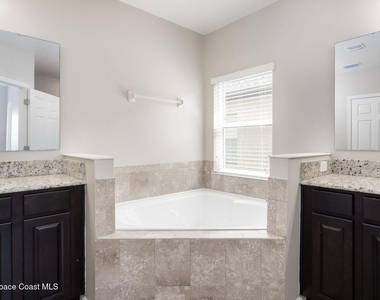 4105 Harvest Circle - Photo Thumbnail 15