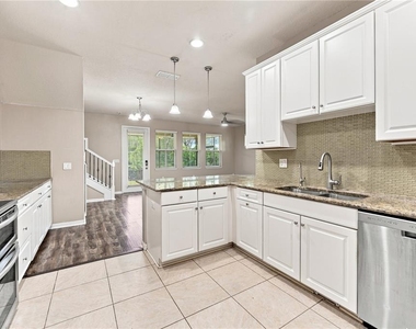 17013 Vilesta Drive - Photo Thumbnail 9
