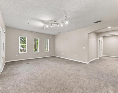 17013 Vilesta Drive - Photo Thumbnail 20