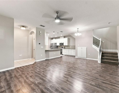 17013 Vilesta Drive - Photo Thumbnail 4
