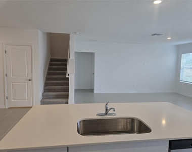 11962 Brae Way - Photo Thumbnail 8