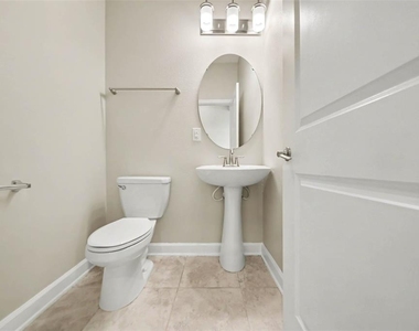 11118 Longleaf Woods Drive - Photo Thumbnail 16