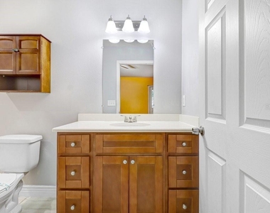 1131 Dogwood Avenue - Photo Thumbnail 15
