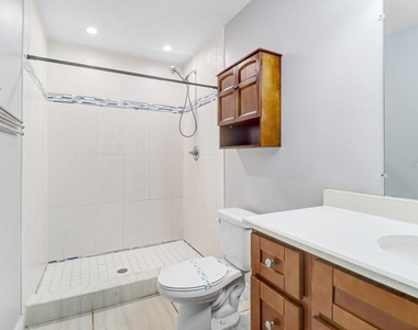 1131 Dogwood Avenue - Photo Thumbnail 16