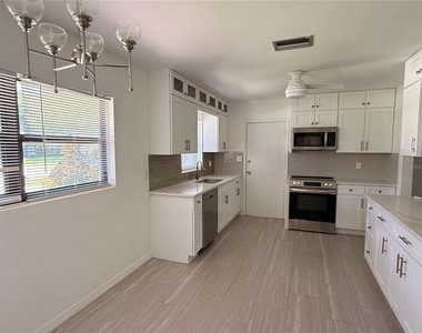164 Pinewood Avenue - Photo Thumbnail 6