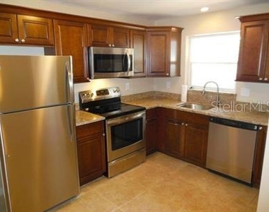 7100 Dartmouth Avenue N - Photo Thumbnail 8