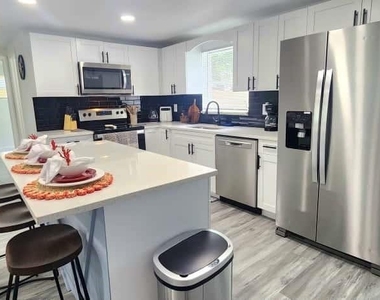 4012 Valencia Drive - Photo Thumbnail 3