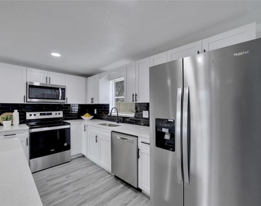 4012 Valencia Drive - Photo Thumbnail 5