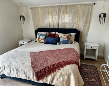 1222 E Crawford Street - Photo Thumbnail 1
