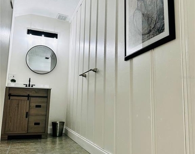 1222 E Crawford Street - Photo Thumbnail 16