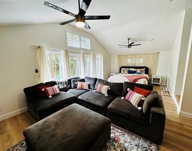 1222 E Crawford Street - Photo Thumbnail 4