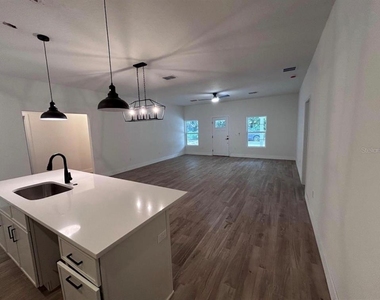 330 Kimble Avenue - Photo Thumbnail 4