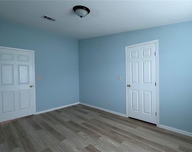 1831 Winchester Court S - Photo Thumbnail 16