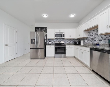 386 Cadberry Place - Photo Thumbnail 8