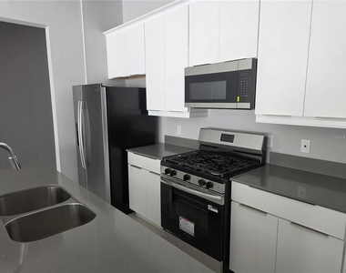7760 Sandy Ridge Drive - Photo Thumbnail 2