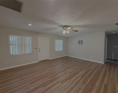 4112 Sw 282 Street - Photo Thumbnail 3