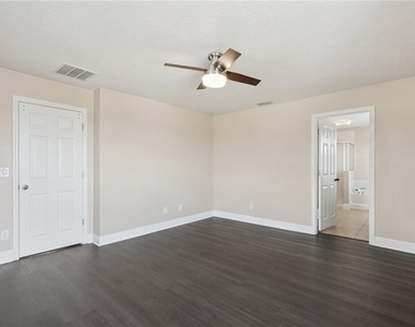 2227 Napone Lane - Photo Thumbnail 16