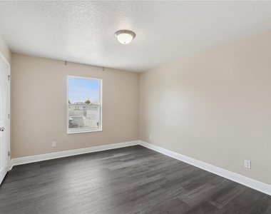 2227 Napone Lane - Photo Thumbnail 26