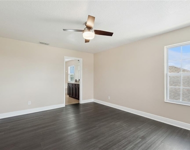 2227 Napone Lane - Photo Thumbnail 17