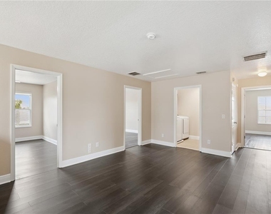 2227 Napone Lane - Photo Thumbnail 15