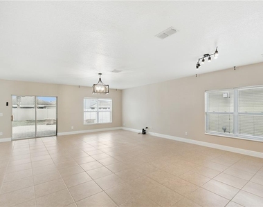 2227 Napone Lane - Photo Thumbnail 6