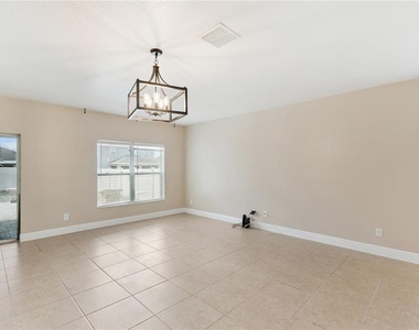 2227 Napone Lane - Photo Thumbnail 8