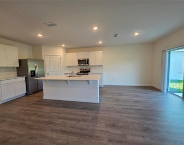1013 Champion Ridge Drive - Photo Thumbnail 14