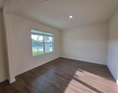 1013 Champion Ridge Drive - Photo Thumbnail 7