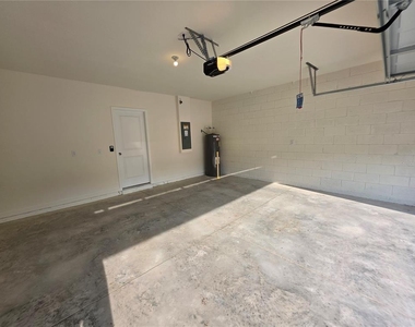 1013 Champion Ridge Drive - Photo Thumbnail 15