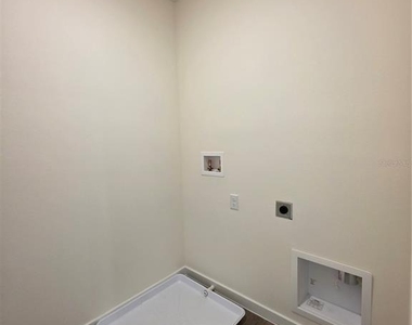 1013 Champion Ridge Drive - Photo Thumbnail 25