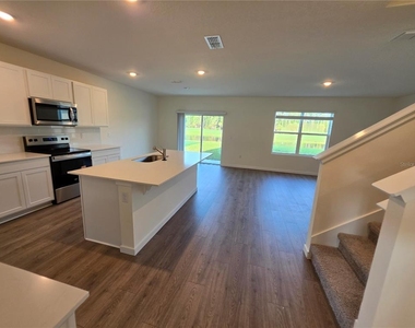 1013 Champion Ridge Drive - Photo Thumbnail 8