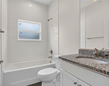 630 Nw 59th Avenue - Photo Thumbnail 13