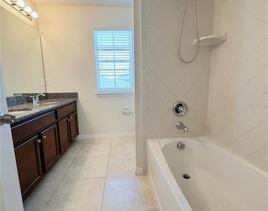 2428 Chateau Loop - Photo Thumbnail 28