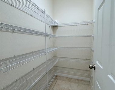 2428 Chateau Loop - Photo Thumbnail 7
