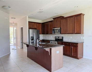 2428 Chateau Loop - Photo Thumbnail 13