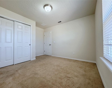 2428 Chateau Loop - Photo Thumbnail 31