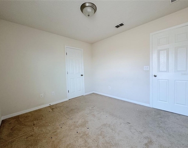 2428 Chateau Loop - Photo Thumbnail 33