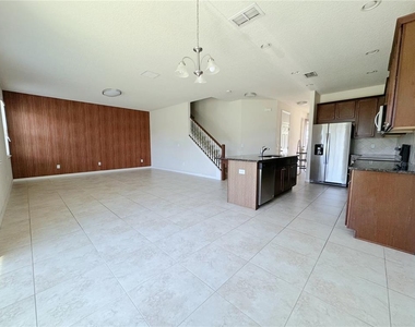 2428 Chateau Loop - Photo Thumbnail 12