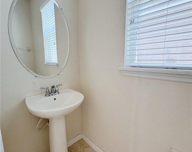 2428 Chateau Loop - Photo Thumbnail 5