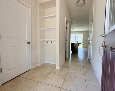 2428 Chateau Loop - Photo Thumbnail 3