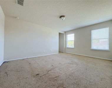 2428 Chateau Loop - Photo Thumbnail 20