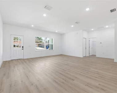 2275 W Linden Drive - Photo Thumbnail 11