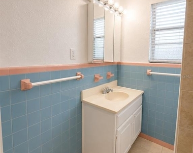 1145 Cordova Avenue - Photo Thumbnail 15