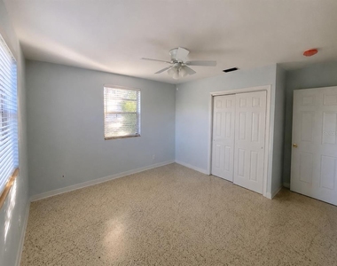 1145 Cordova Avenue - Photo Thumbnail 11