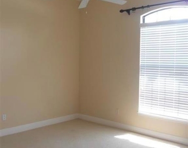 5150 Vistamere Court - Photo Thumbnail 15