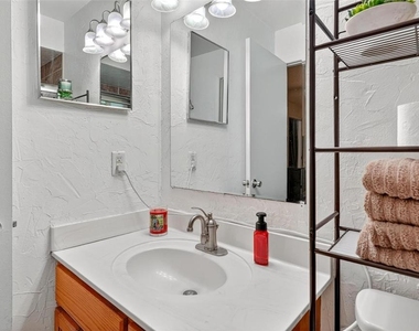 5107 Deer Creek Drive - Photo Thumbnail 21