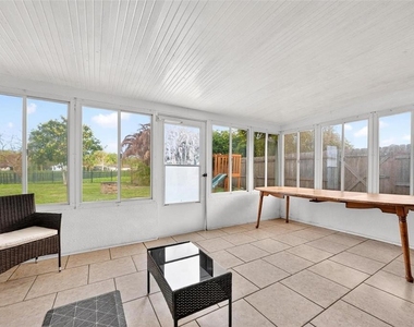 5107 Deer Creek Drive - Photo Thumbnail 2