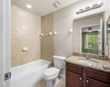 4605 Sw 48th Drive - Photo Thumbnail 13